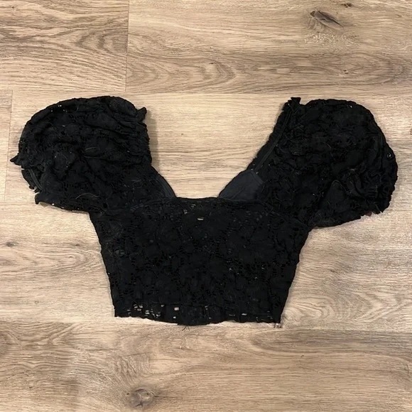 Black lace adorable crop top blouse - Picture 2 of 2